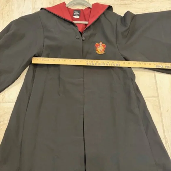 UNIVERSAL STUDIOS Wizarding World of Harry Potter GRYFFINDOR Adult S Cloak Robe - Picture 8 of 8